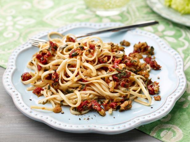 Linguine with Sun Dried Tomatoes